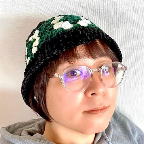 折り畳み可】 クロシェ編み バケットハット 手編み バケハ 黒 × 緑