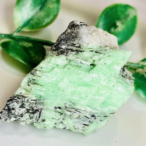 浮気封じ】エメラルド ラフストーン 原石