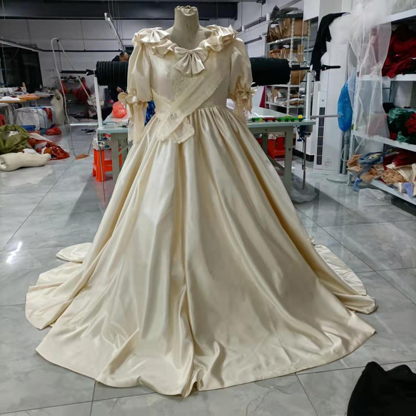 抜群 のおしゃれ見え 写真撮影 ヘプバーン風 ウェディングドレス  