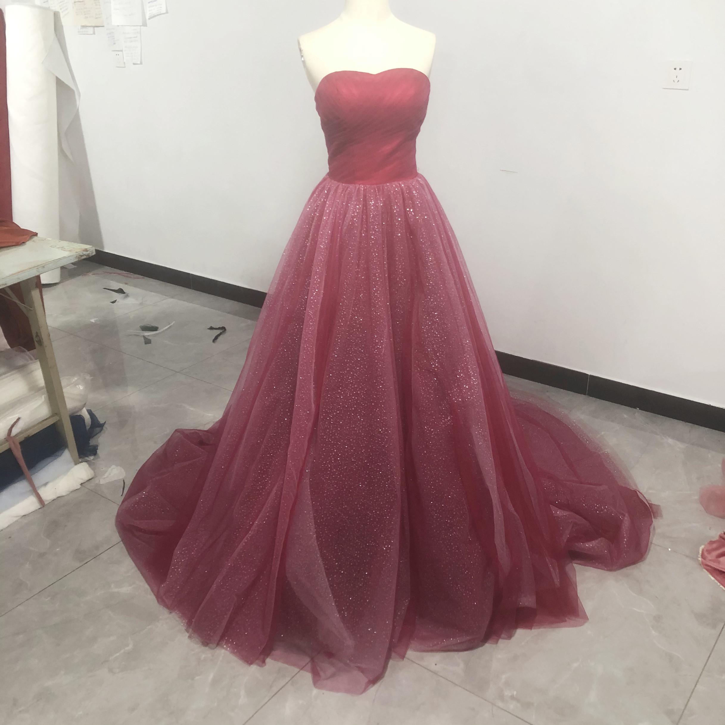 ボルドー 色カラードレス キラキラチュール ベアトップ 挙式 2次会  