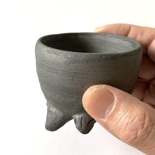 縁起酒器、鬼瓦型のお猪口【おにちょこ】本場淡路のいぶし瓦・ホンモノ