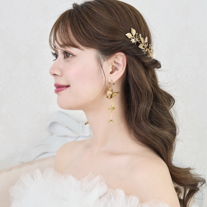 イヤリング　花　大ぶり　ゴールド　揺れる　花びら　小枝　ブライダルイヤリング　ウェディングイヤリング  ピアス　ME66