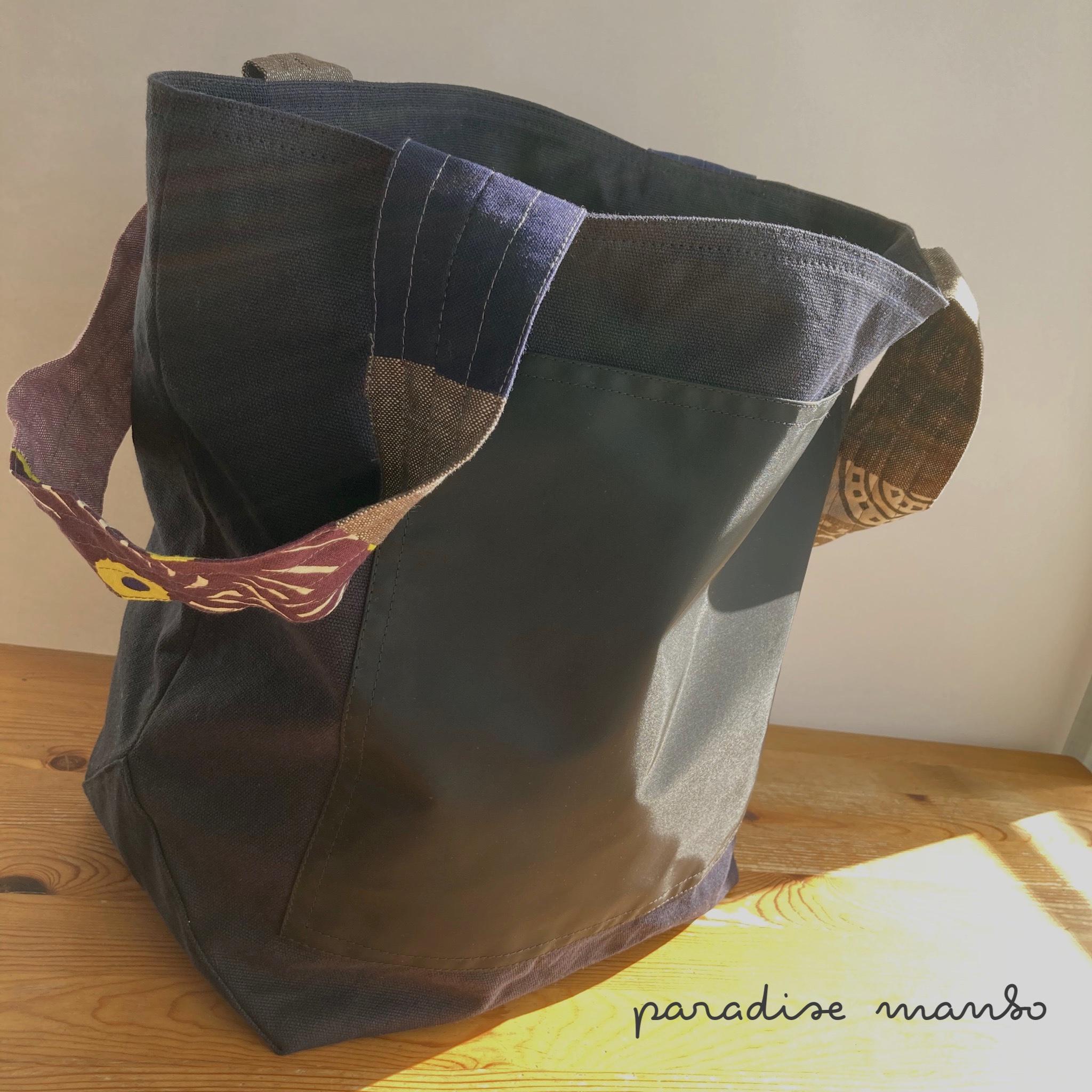 【 SALE! 】持ち手（4バージョンあります）がパッチワークのスクエアデイリーバッグ 黒帆布