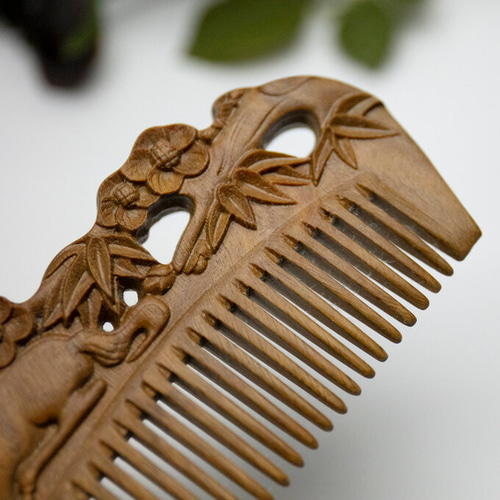2026 干支 馬 午 高級木材 緑檀 天然木の櫛 彫りくし 梅と馬 その他