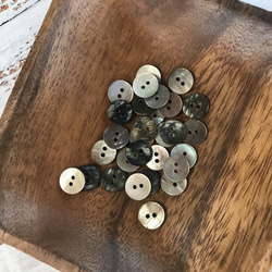 【再再販】お買い得 ◆ 30ヶ入 ◆ シェルボタン(黒蝶貝) ◆ 2穴 ◆ 皿型 ◆ 11.3mm ◆ B-No,002 7枚目の画像