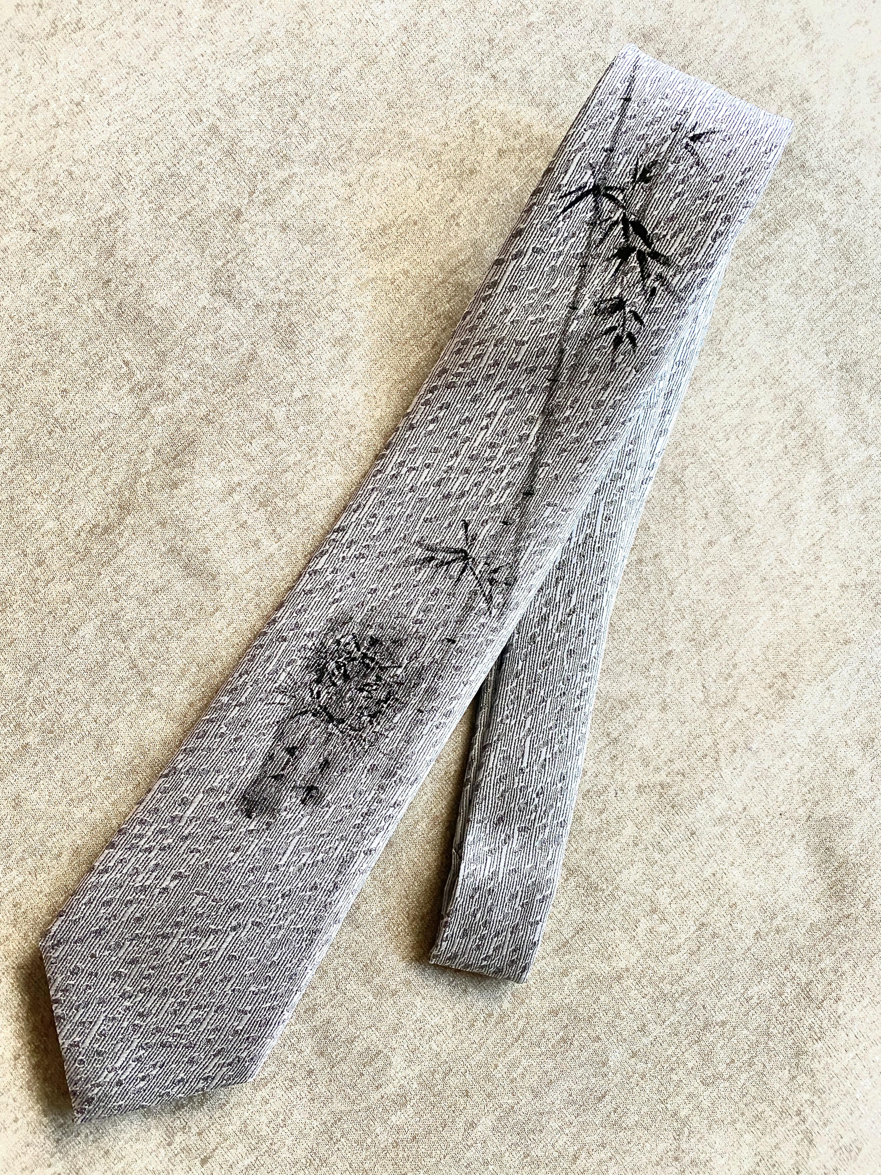 西陣織ネクタイ　手描き　受注製作『竹と虎』墨絵　シルバー