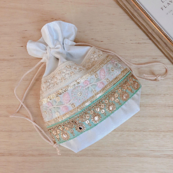 紫月様専用【春色新作2022 luxury pouch】【ポニーフック】 1枚目の画像