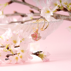 桜の花のイヤーカフ 2枚目の画像