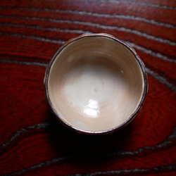 酒杯 紅白梅（金色，倒角） 陶器 京燒 第4張的照片