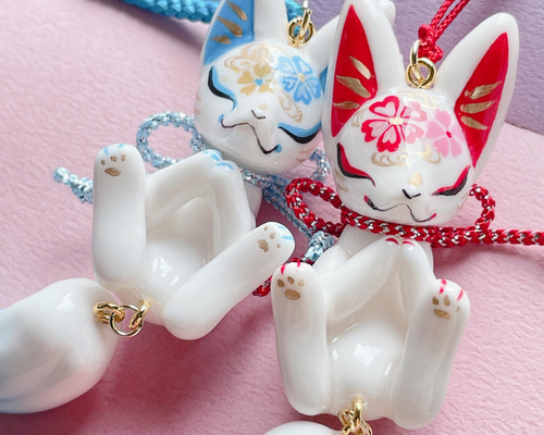 ➓白い狐の住む社 ストラップ 4個セット・イラスト集セット売り！ ➉白い狐の住む社 ストラップ 4個セット・イラスト集セット売り！ ➉