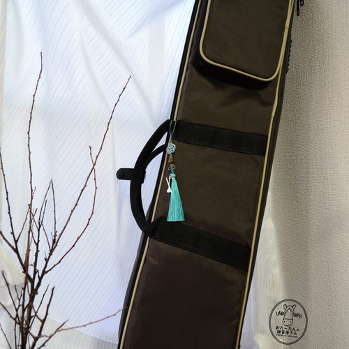 桃色/紫檀×欅(ケヤキ)】二胡とこだわりウッドビーズの房飾り/バッグ