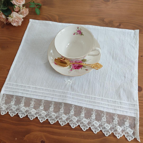 ホワイトコットン♪3タックと薔薇のレースマット♡︎ ランチョン