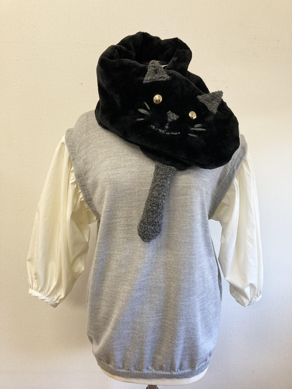 促銷價 ★ Resale x 3 最強蓬鬆保暖❤️ 舒緩貓毛圍巾（黑色） 第3張的照片