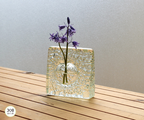 ダークグレーの抽象花器、一輪挿し 一輪挿し スクエア 一輪挿し・花瓶・花器 308硝子工房 通販