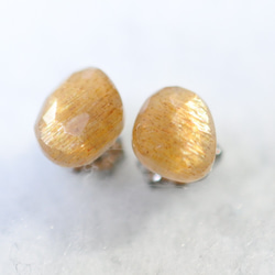 (1 件) Golden Shine Moonstone Rose Cut 耳釘（鈦金屬柱） 第2張的照片