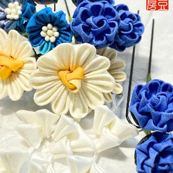 ✿つまみ細工簪@kanzashi flower 青系花束（ミディアムサイズ飾り3本とさがりセット 2枚目の画像