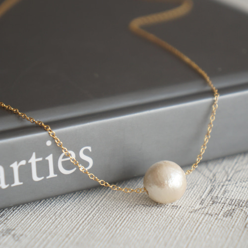 フォーマルにもカジュアルにも！コットンパールの一粒ネックレス