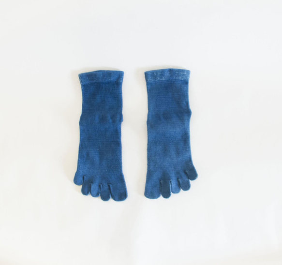 　あったか５本指靴下　絹コットン　藍染め　内側シルク100%　 冷え取り　オーガニックコットン　シルク　温活　出産祝い　 4枚目の画像