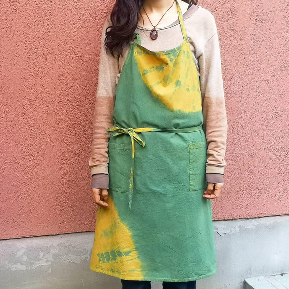 ハンドメイド　エプロン　真です。 ハンドメイド・作り方】ストレートラインエプロン / ミシンで