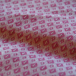 リトアニアリネン100%　ジャカード織クッションカバー（45cm角）ピンク 2枚目の画像