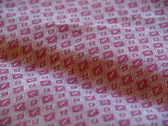 リトアニアリネン100%　ジャカード織クッションカバー（45cm角）ピンク 2枚目の画像