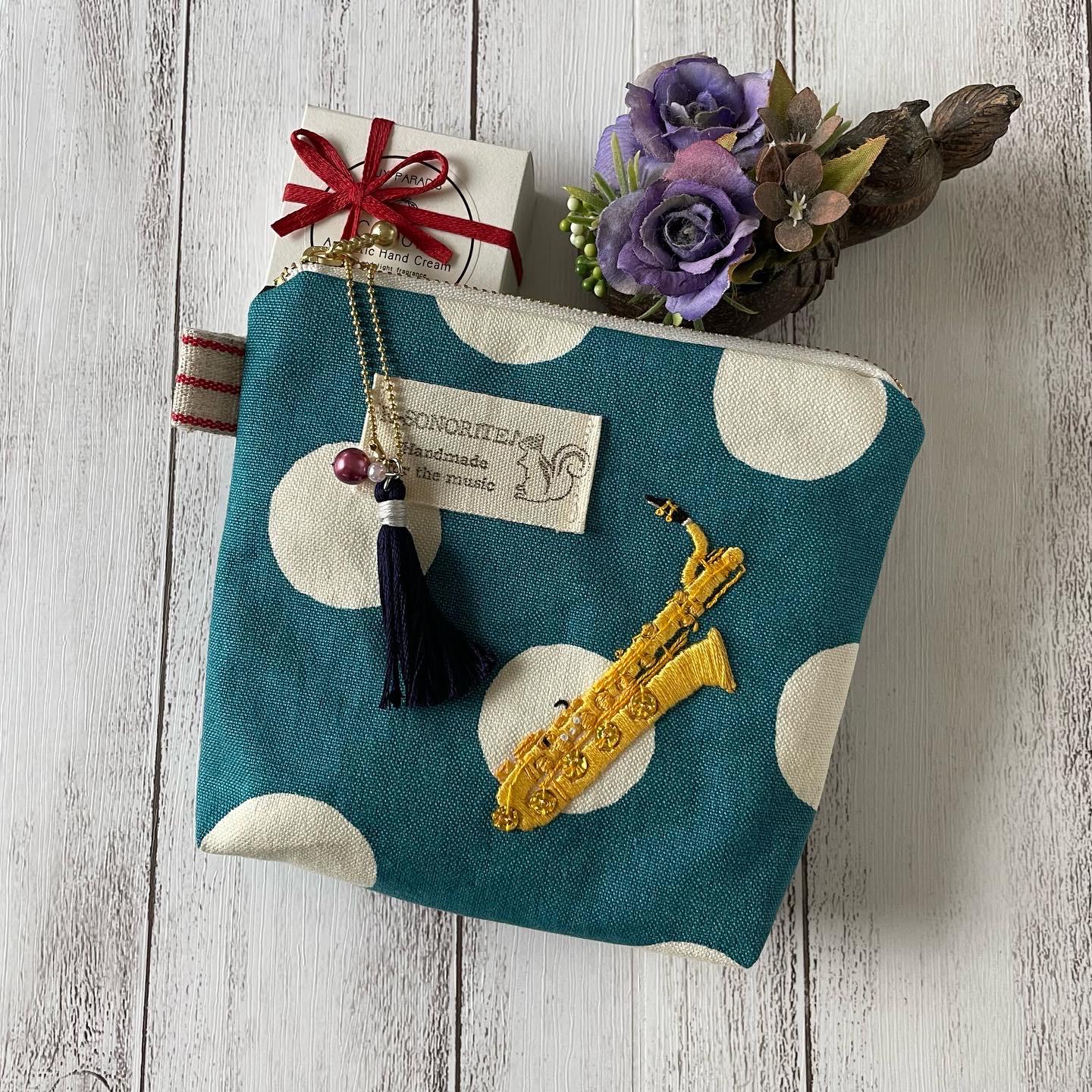 刺繍バイオリンケース(サックス)