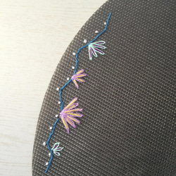 丸型　花の手刺繍ランチョンマット 6枚目の画像