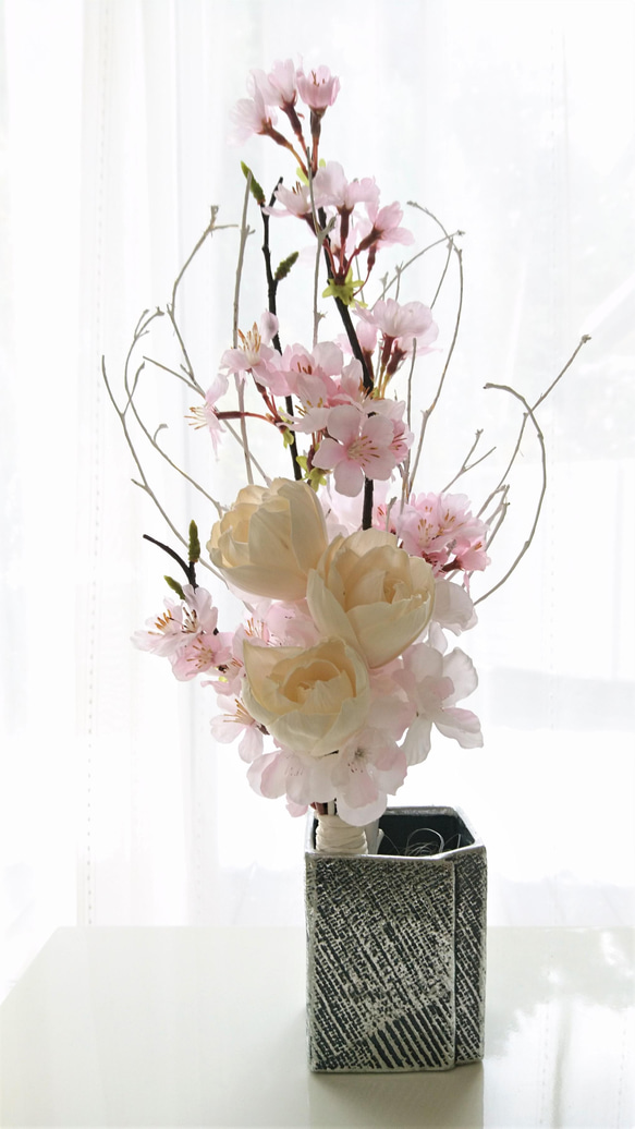 桜とピオニーの白枝入りブーケ&スワッグ 白×ピンク 8枚目の画像
