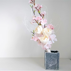 桜とピオニーの白枝入りブーケ&スワッグ 白×ピンク 6枚目の画像