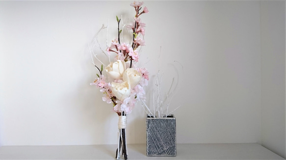 桜とピオニーの白枝入りブーケ&スワッグ 白×ピンク 5枚目の画像