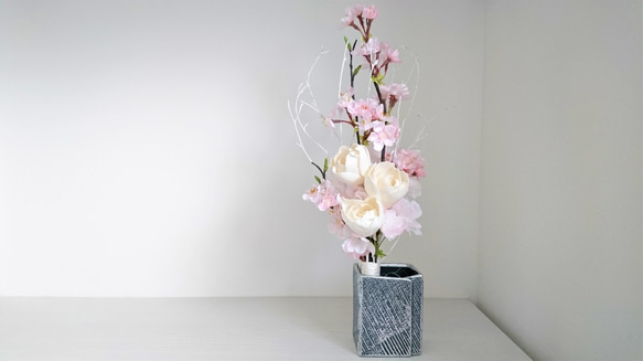 桜とピオニーの白枝入りブーケ&スワッグ 白×ピンク 7枚目の画像