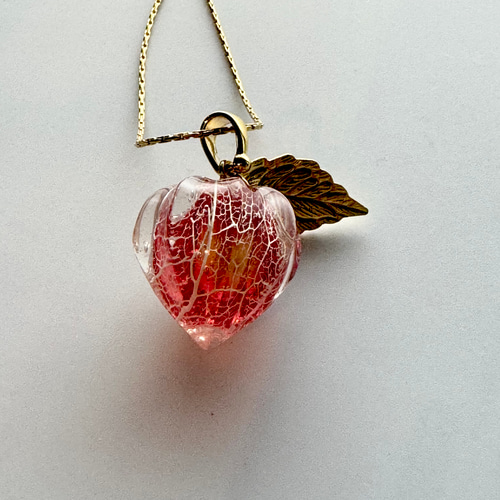 鬼灯レジンのネックレス【赤い鬼灯】 ネックレス・ペンダント