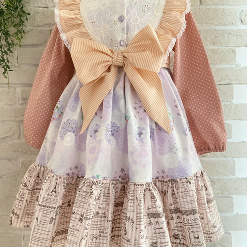 子供服 レース＆ストライプのフリルたっぷりワンピースドレス 後ろ ｜T  