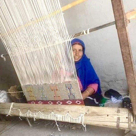 キリム　心踊るカラーたち　ルケフ72　約68×134㎝