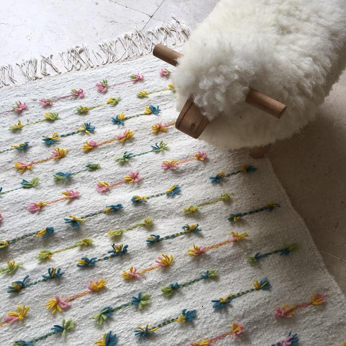 キリム　心踊るカラーたち　ルケフ72　約68×134㎝