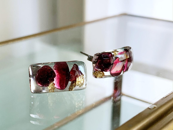 男女皆宜 [一月生日石] Effort valuate Garnet Stud Resin Resin Earrings Men 第5張的照片