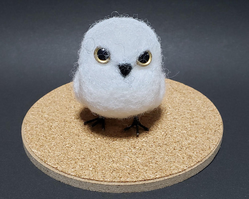 羊毛フェルト製置物　シロフクロウ ハンドメイド 羊毛フェルト製置物 シロフクロウ - メルカリ