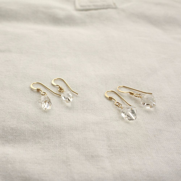 【Reserved】Herkimer Diamond Hooked Earrings ハーキマーダイヤモンドの雫ピアス 7枚目の画像