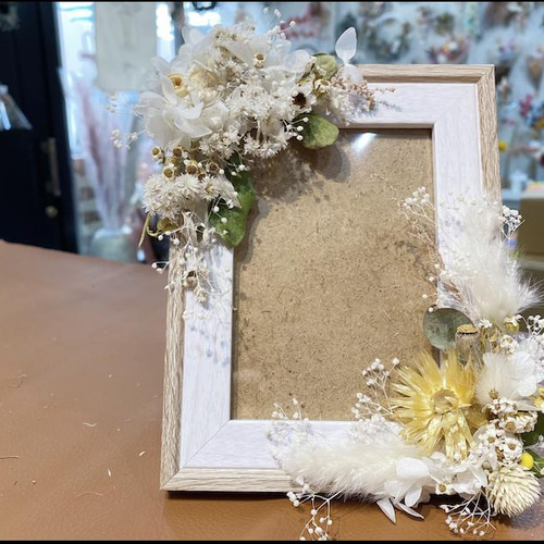 オランダ雑貨 ヴィンテージフラワーオーバルフォトフレーム (W17×H21cm) オランダ】ヴィンテージフラワーオーバルフォトフレーム ｜インテリア