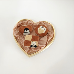 チョコ&クッキー　刺繍ブローチ 5枚目の画像
