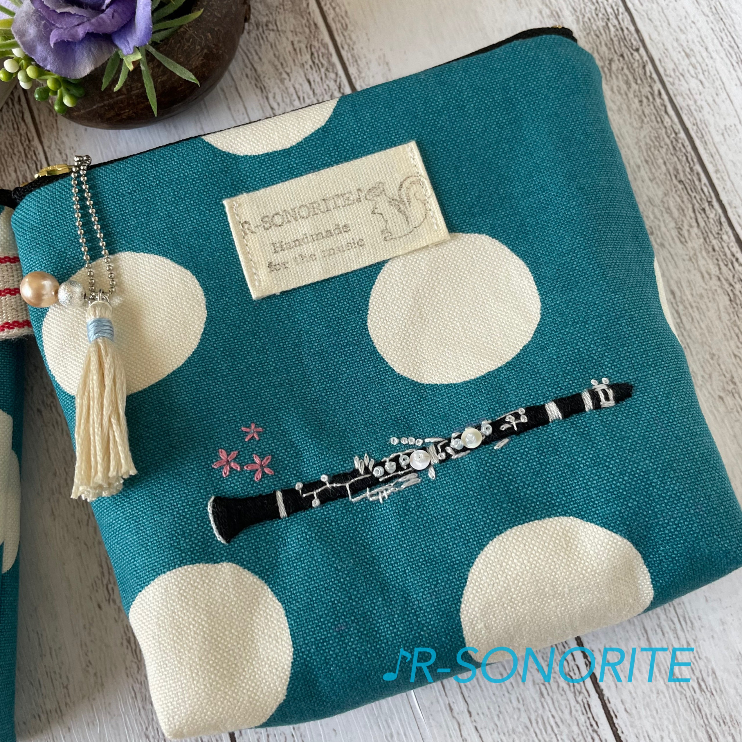 クラリネット刺しゅうポーチ