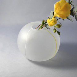 【黄色いラインの ぼんぼり花器】- Misty glass vase - 1枚目の画像