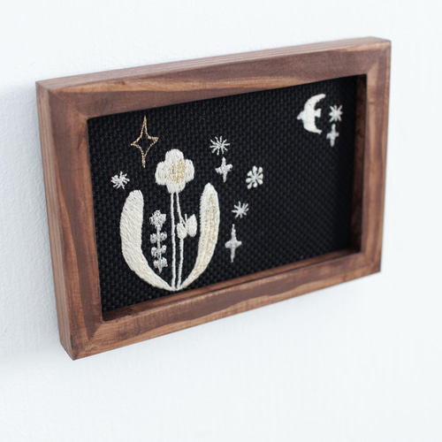 ♡刺繍絵画額付き♡ 華」刺繍アート 刺繍絵 | あきのかぜ