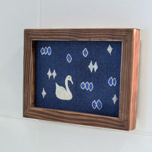 絹織物　山君図　虎　刺繍絵画　刺繍絵　掛け額　額入り　額縁　大型サイズ 虎 刺繍画・刺繍絵 額縁入り 大きいサイズ - メルカリ