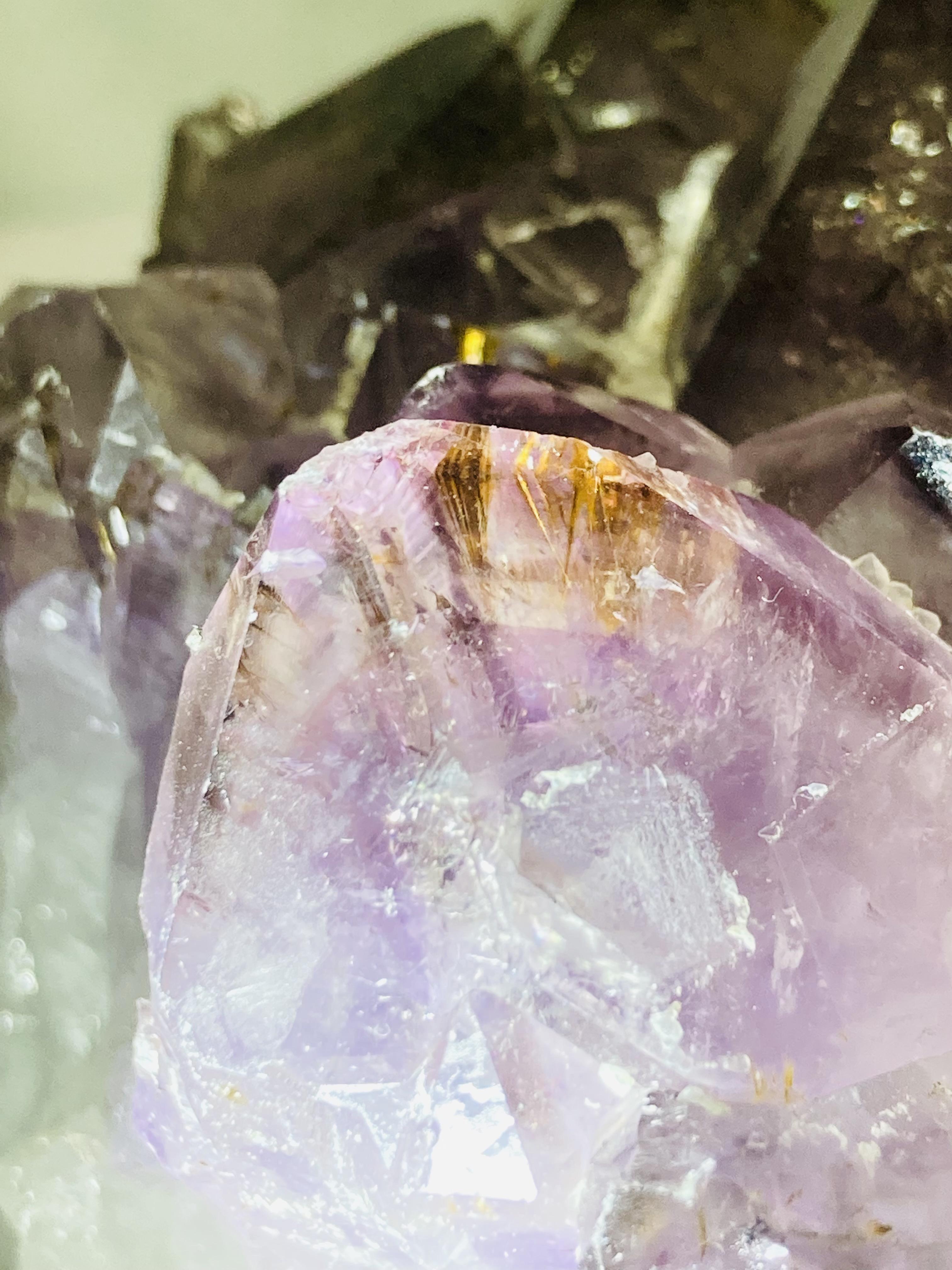 レッドファントム✿*:・ ゲーサイト内包　虹入り✨  アメジスト　クラスター