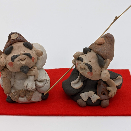 536-0036a【縁起物】招福/恵比寿大黒置物/小(敷布付)［手造り/美濃焼