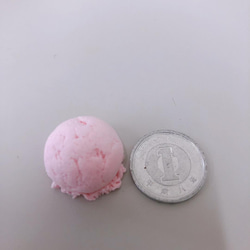 粘土パーツ　ストロベリーアイスクリーム 2枚目の画像