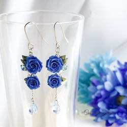 クリア青薔薇転写ビーズ♡ジャラジャラピアス クリア青薔薇転写ビーズ♡ジャラジャラピアス 青薔薇 - ピアスの人気
