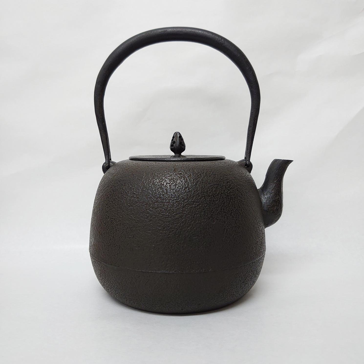 　南部鉄瓶&釜敷 棗型1.6リットル肌 くんざんの南部 鉄器