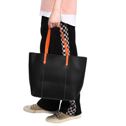 義大利真皮手提包，男女通用，時尚輕便，採用真牛皮製成，黑色，商務風格 第14張的照片